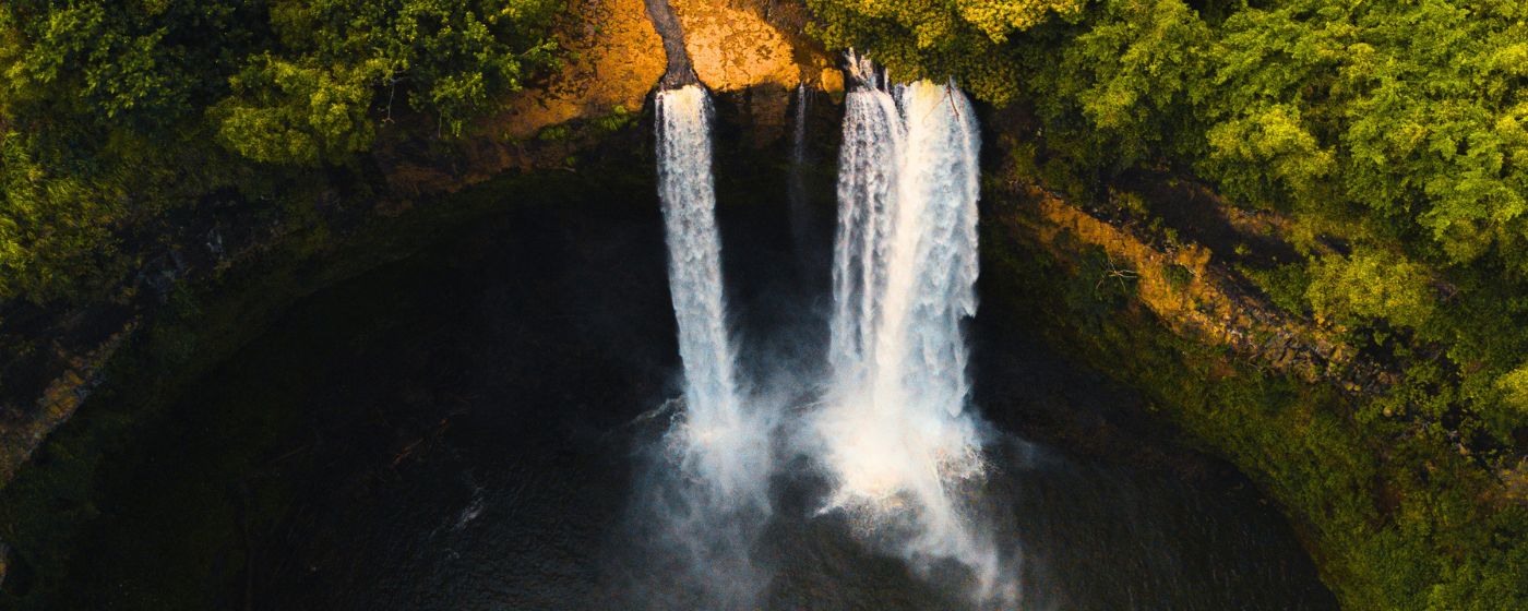 Sri Lanka natural scenery featuring tropical waterfalls, green forests, mountains and beautiful landscapes. 9.